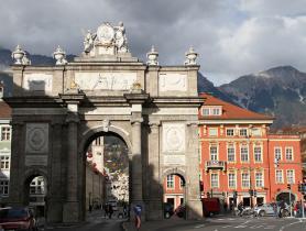 Innsbruck - triumfální oblouk